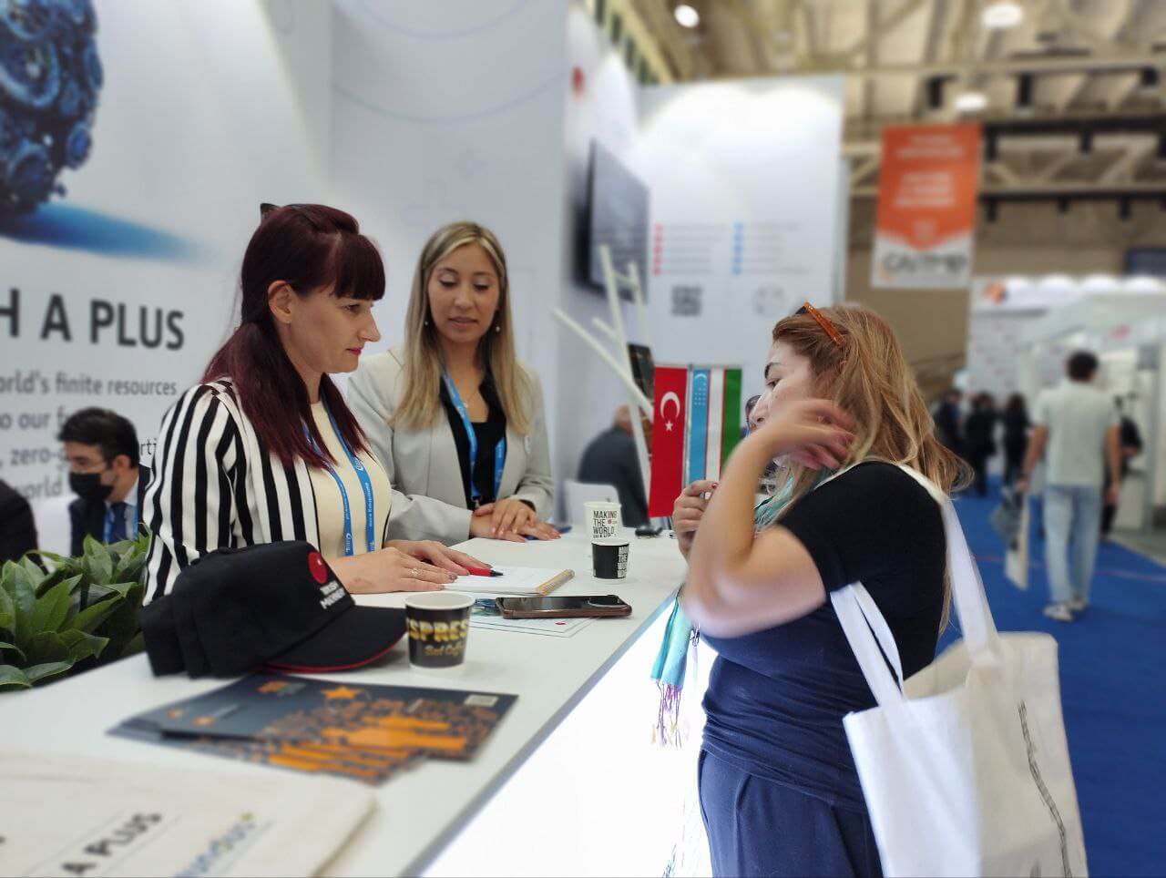 Халқаро кўргазма: кўриб чиқиш ва намойиш этиш платформаси