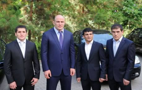 МУЗАФФАР СПОРТЧИЛАР МУНОСИБ ТАҚДИРЛАНДИ